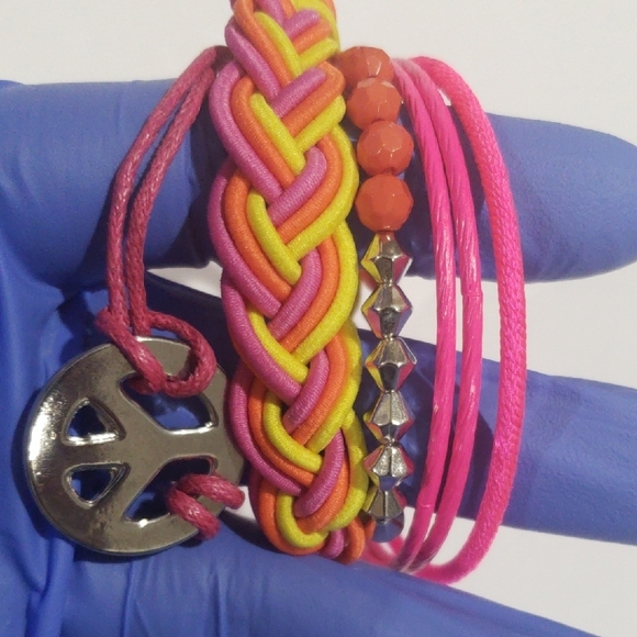 Set of 6 Colorful Mix Bangle & Stretch Bracelets with a Vibrant Peace Sign - Picture 6 of 7